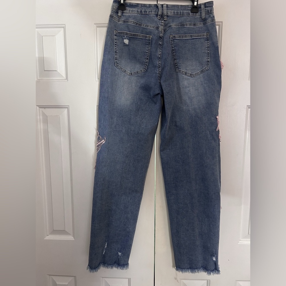 BNWT Denim Love faded medium wash pink rhinestone and lace embellishment jeans - Picture 4 of 5